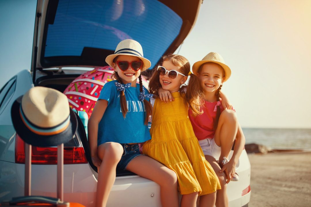 découvrez nos astuces essentielles pour préparer votre voiture pour des vacances d'été inoubliables. assurez-vous que votre véhicule est prêt à affronter la route avec sécurité et confort, en vérifiant l'entretien, les équipements et la sécurité avant de partir à l'aventure.