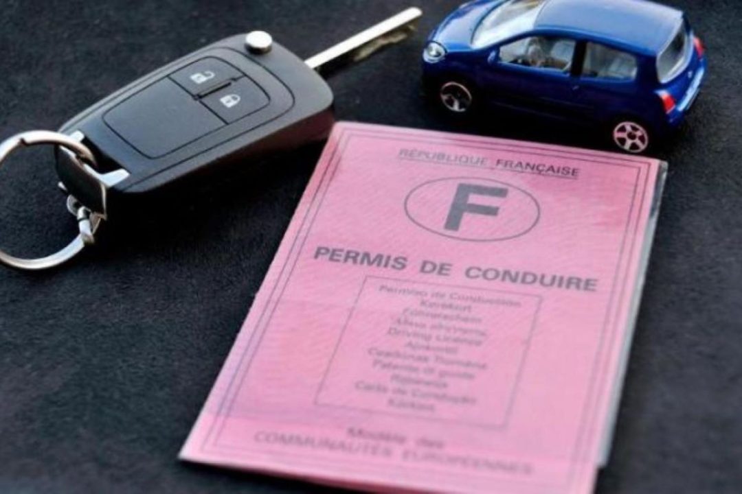 découvrez les risques liés à l'obtention du permis de conduire à 17 ans : limitations, assurances, sécurité et conseils pour les jeunes conducteurs et leurs parents.