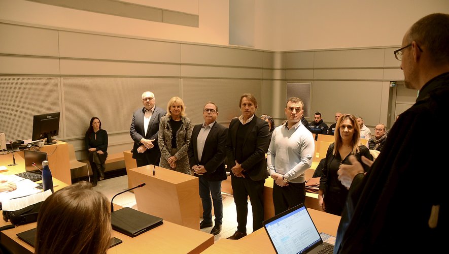 enquête approfondie du tribunal de narbonne sur la double tragédie survenue sur la d6113, analysant les circonstances et les responsabilités.